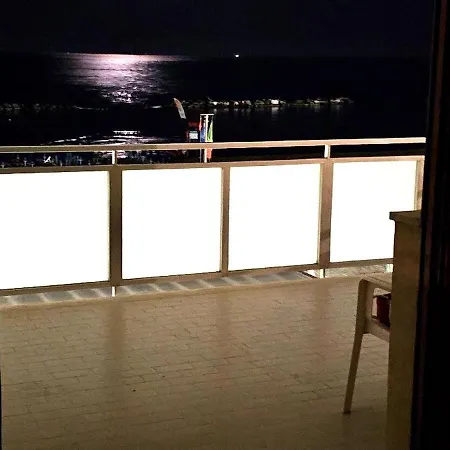 Terrazzo Panoramico Fronte Mare Zamponi Apartament