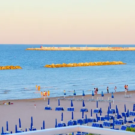 Terrazzo Panoramico Fronte Mare Zamponi *