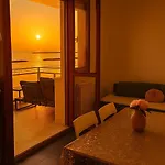 Terrazzo Panoramico Fronte Mare Zamponi *