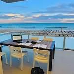 Terrazzo Panoramico Fronte Mare Zamponi شقة تْشيفيتانوفا ماركي