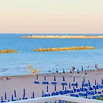 Terrazzo Panoramico Fronte Mare Zamponi *