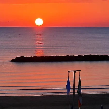 Apartment Terrazzo Panoramico Fronte Mare Zamponi Civitanova Marche