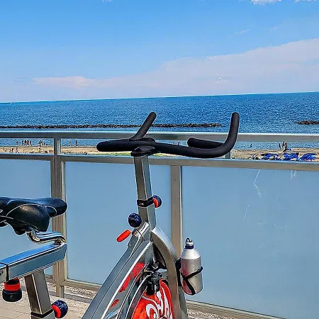 公寓 Terrazzo Panoramico Fronte Mare Zamponi