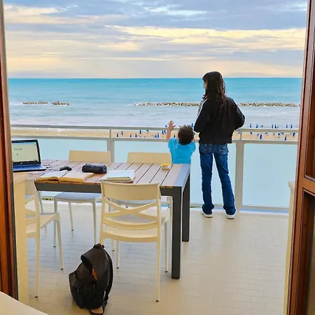Terrazzo Panoramico Fronte Mare Zamponi Apartamento Civitanova Marche