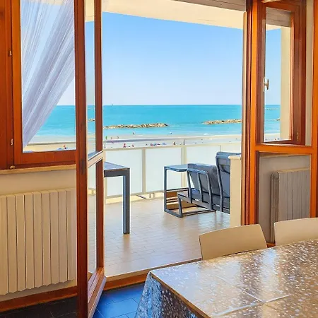 Terrazzo Panoramico Fronte Mare Zamponi 公寓
