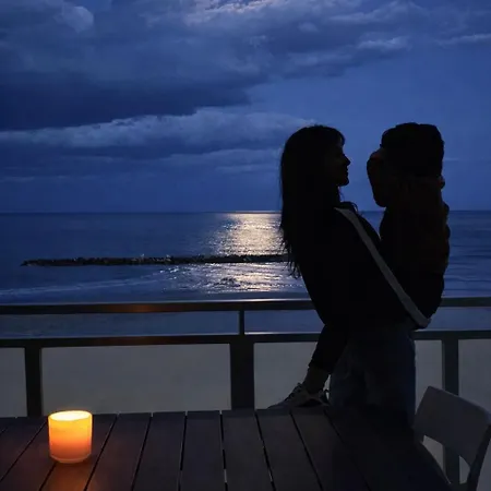 Terrazzo Panoramico Fronte Mare Zamponi Apartment