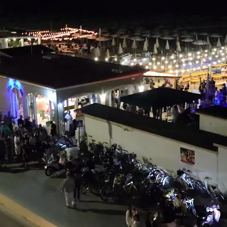 Terrazzo Panoramico Fronte Mare Zamponi *