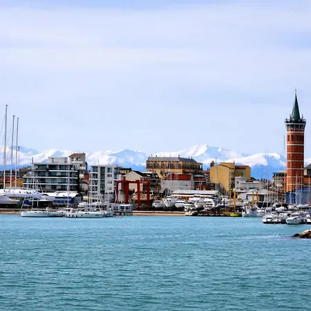Terrazzo Panoramico Fronte Mare Zamponi 西维尔诺瓦·马尔凯