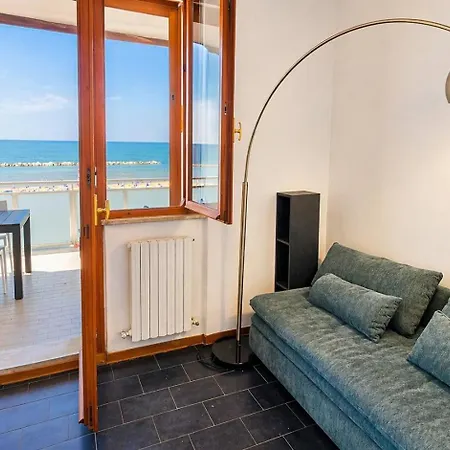 Terrazzo Panoramico Fronte Mare Zamponi *