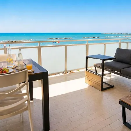 Terrazzo Panoramico Fronte Mare Zamponi
